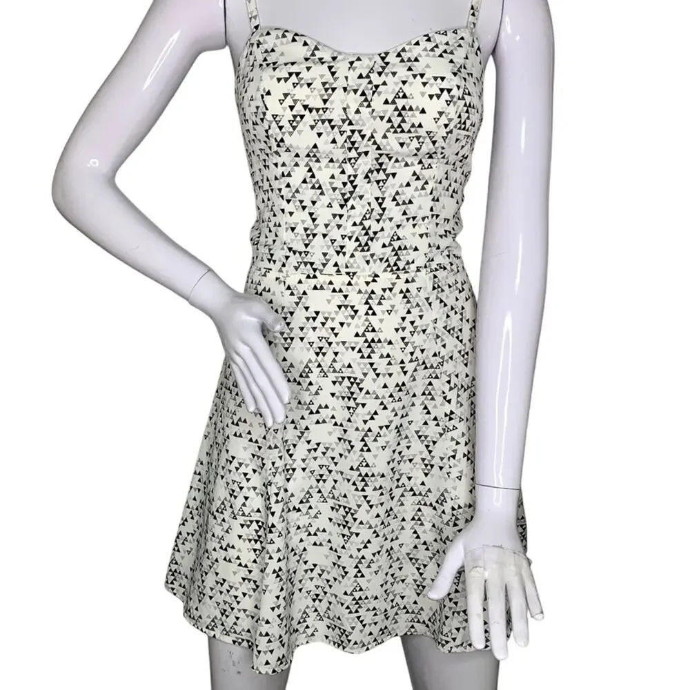 Jessica Simpson Mimi Dress Sleeveless Adjustable Straps Geometric Print Size S